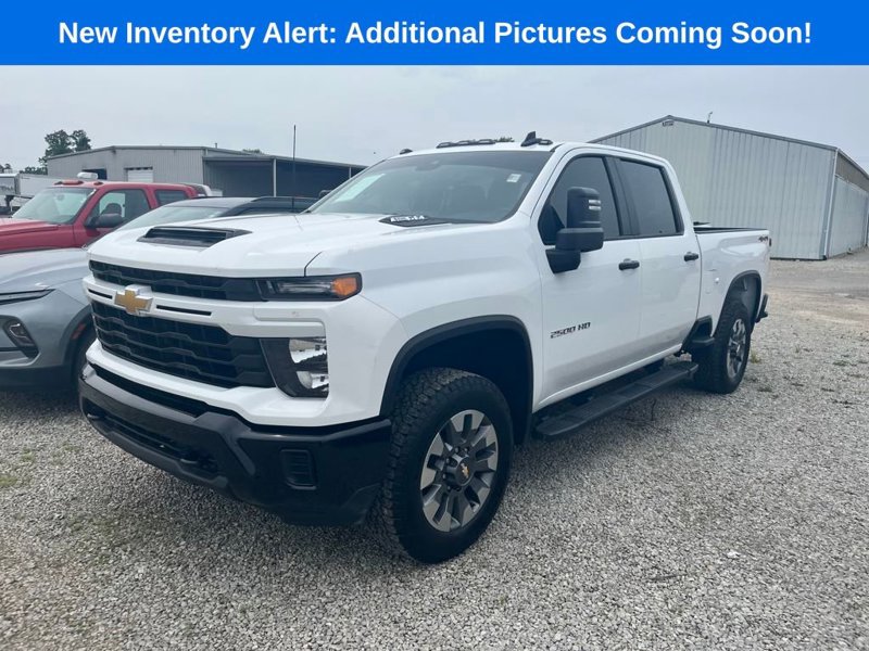 Used 2024 Chevrolet Silverado 2500 Custom w/ Custom Convenience Package image 1