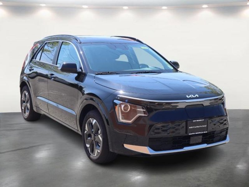 Certified 2025 Kia Niro Wind image 1