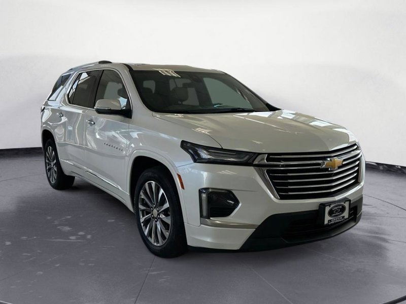 Certified 2023 Chevrolet Traverse Premier w/ LPO, Floor Liner Package image 1