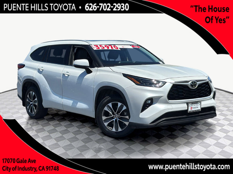 Certified 2022 Toyota Highlander XLE image 1
