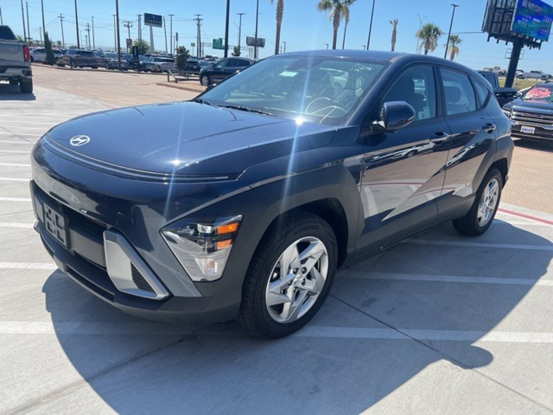 Certified 2024 Hyundai Kona SE image 1