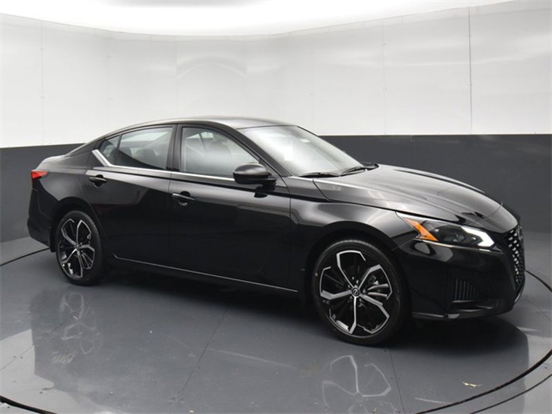 Certified 2024 Nissan Altima 2.5 SR w/ SR Premium Package image 1