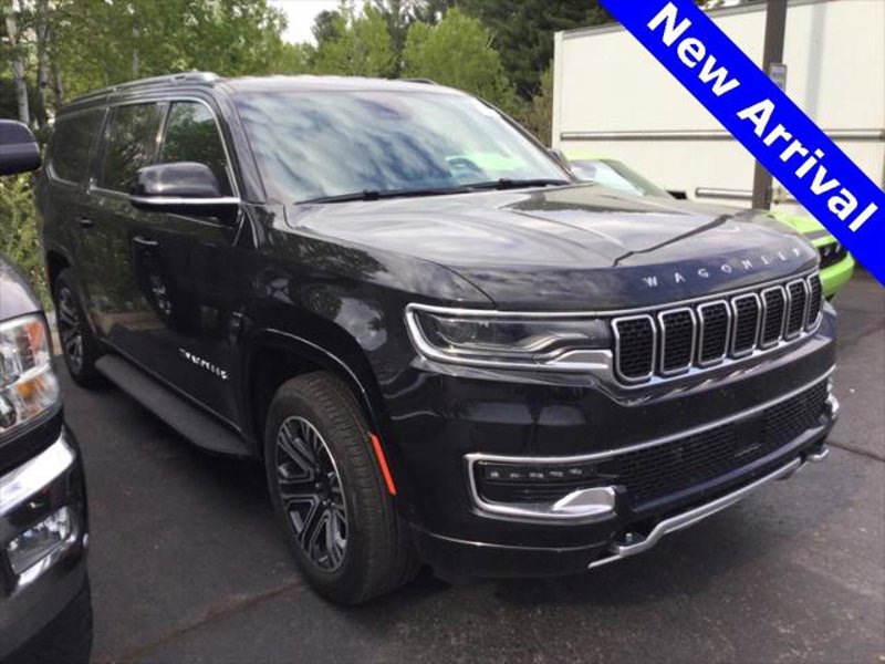 Certified 2024 Jeep Wagoneer L Series II w/ HD Trailer Tow Package image 1