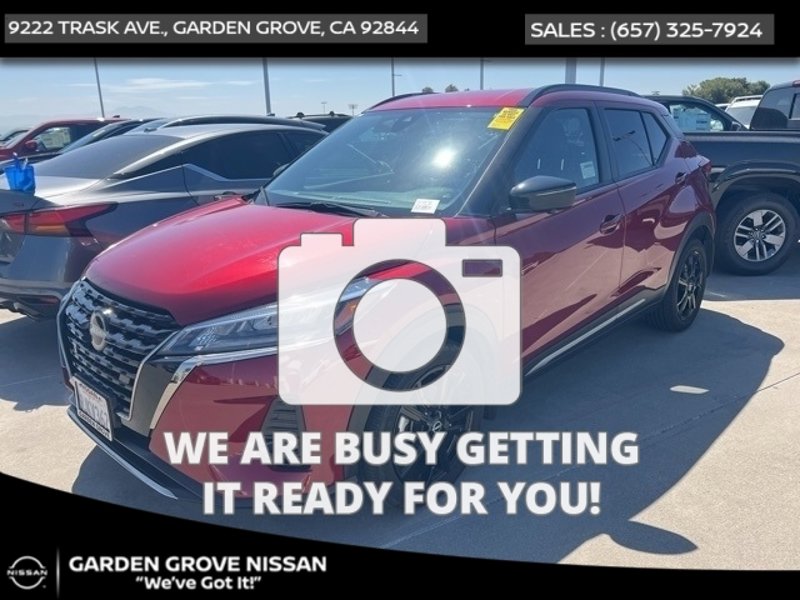 Certified 2023 Nissan Kicks SR image 1