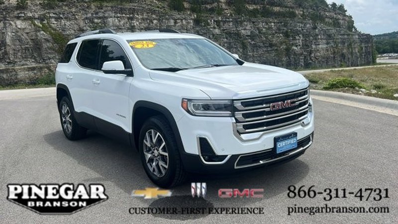 Certified 2023 GMC Acadia SLT w/ Trailering Package image 1