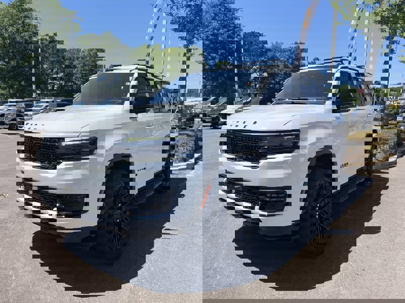 Certified 2024 Jeep Wagoneer Series II image 1