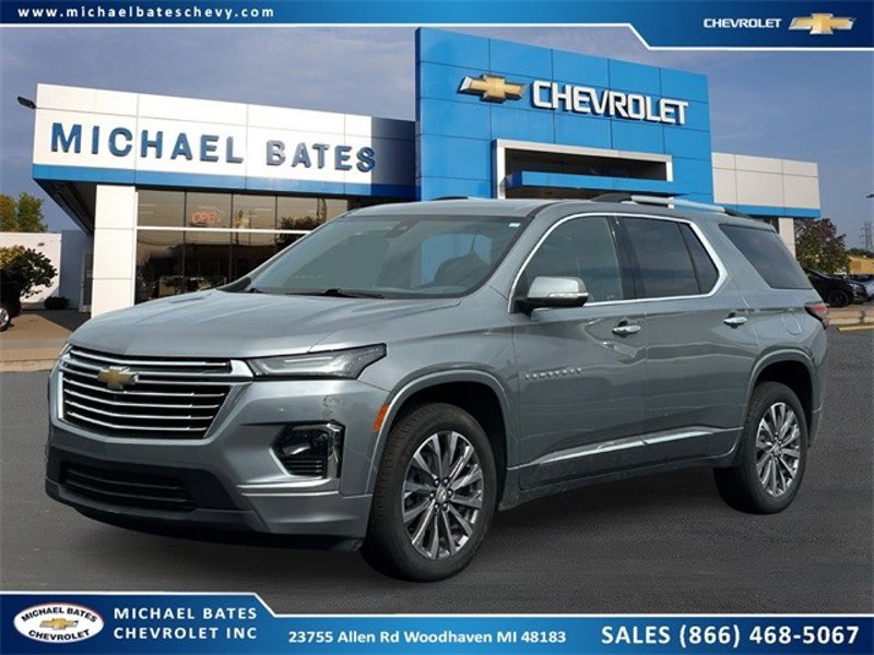 Certified 2023 Chevrolet Traverse Premier w/ LPO, Floor Liner Package image 1