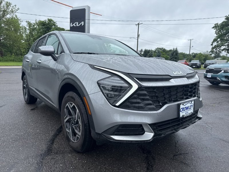Certified 2025 Kia Sportage LX image 1