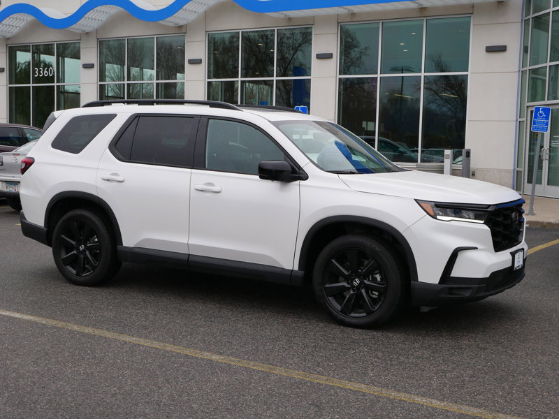 Certified 2025 Honda Pilot Black Edition image 1