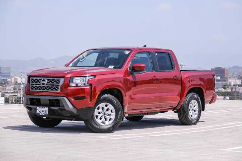 Certified 2024 Nissan Frontier SV image 1
