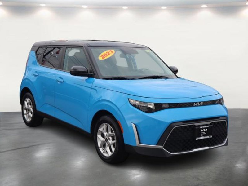 Certified 2023 Kia Soul S image 1