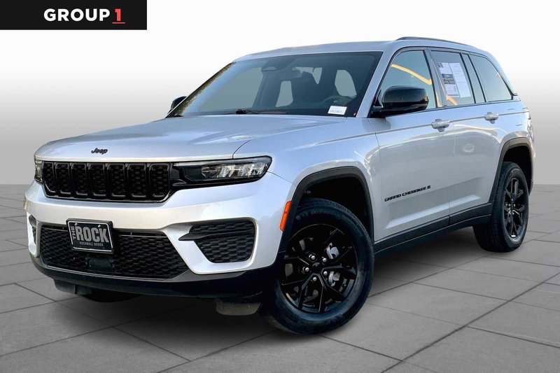 Certified 2024 Jeep Grand Cherokee Altitude image 1