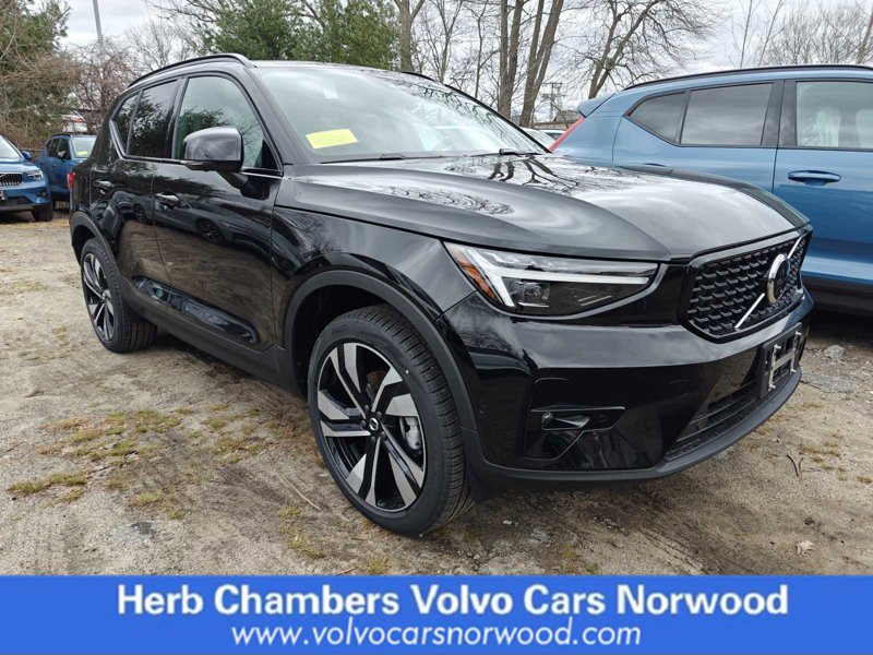 Certified 2024 Volvo XC40 B5 Ultimate w/ Protection Package Premier image 1