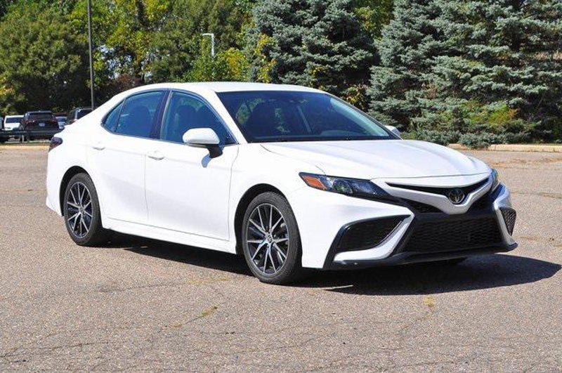 Certified 2023 Toyota Camry SE image 1