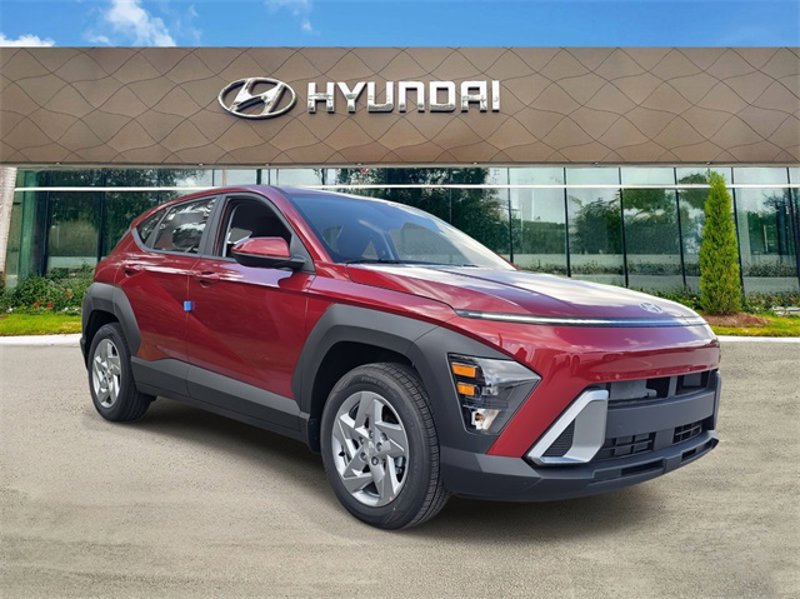 Certified 2025 Hyundai Kona SE image 1