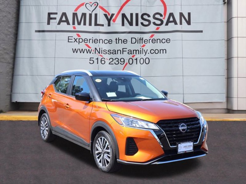 Certified 2024 Nissan Kicks SV image 1