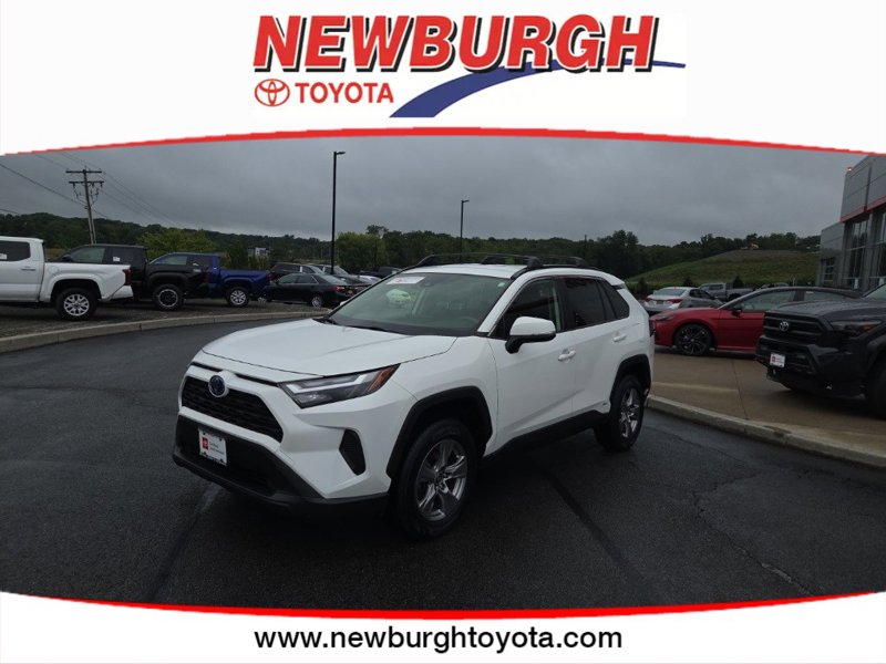 Certified 2022 Toyota RAV4 XLE image 1