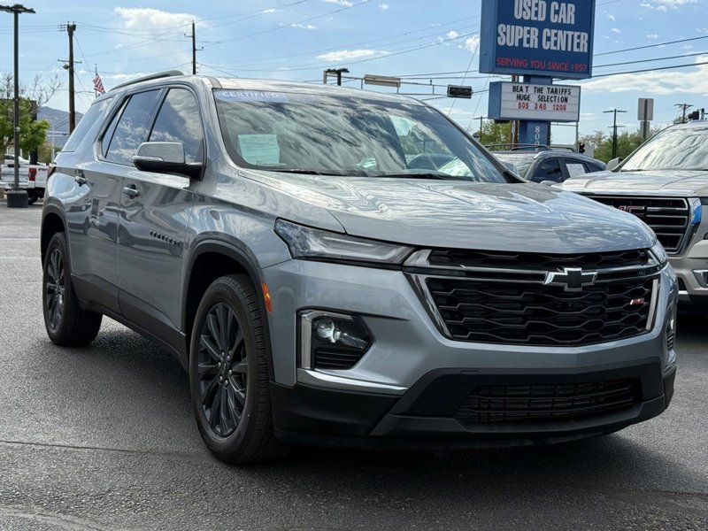 Certified 2023 Chevrolet Traverse RS w/ LPO, Floor Liner Package image 1