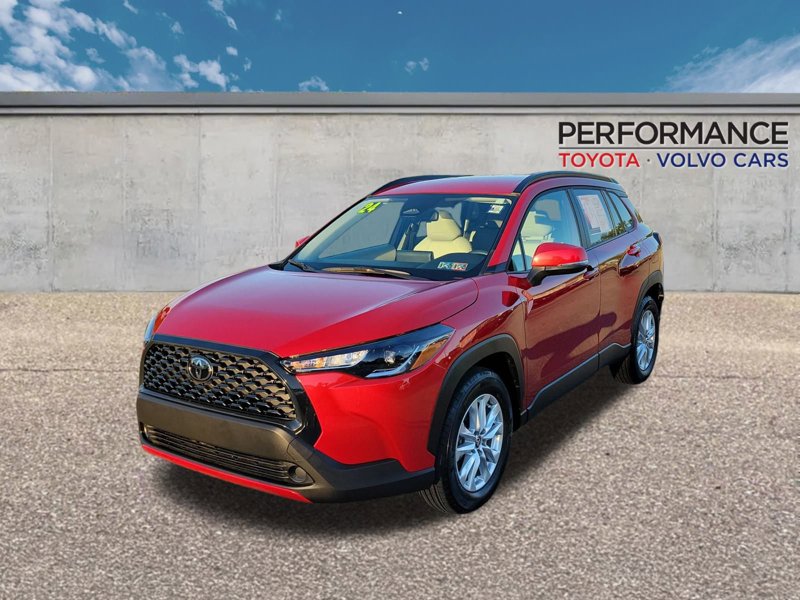 Certified 2024 Toyota Corolla Cross LE image 1