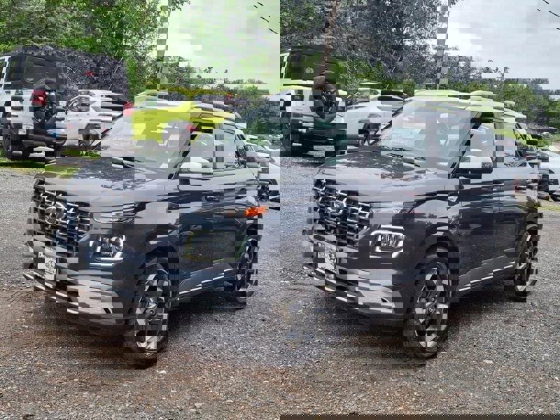 Certified 2023 Hyundai Venue Limited w/ Cargo Package image 1