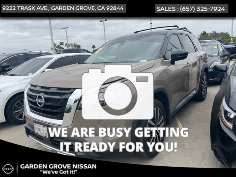 Certified 2023 Nissan Pathfinder Platinum w/ Cargo Package image 1