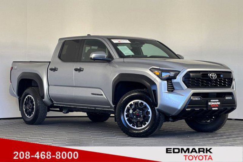 Certified 2024 Toyota Tacoma TRD Off-Road image 1