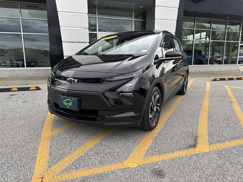 Certified 2022 Chevrolet Bolt LT w/ Infotainment Package image 1