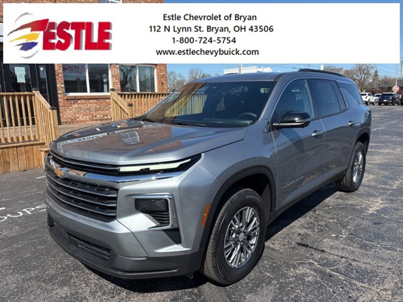New 2025 Chevrolet Traverse LT w/ Driver Confidence Package image 1