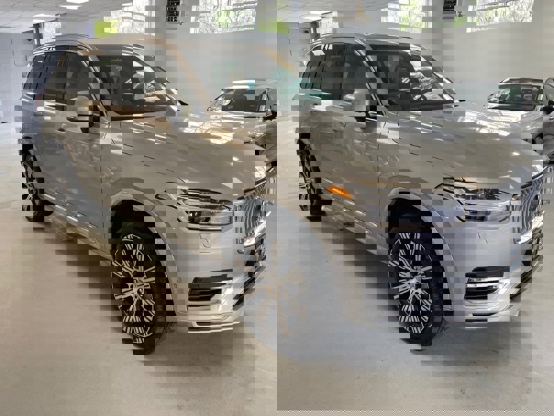 Certified 2024 Volvo XC90 T8 Ultimate w/ Lounge Package image 1