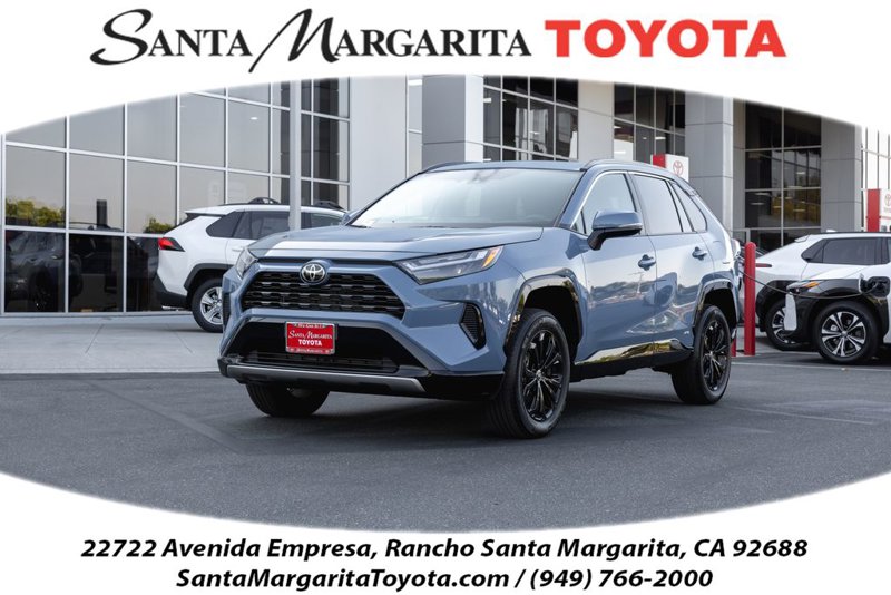 Certified 2025 Toyota RAV4 SE image 1