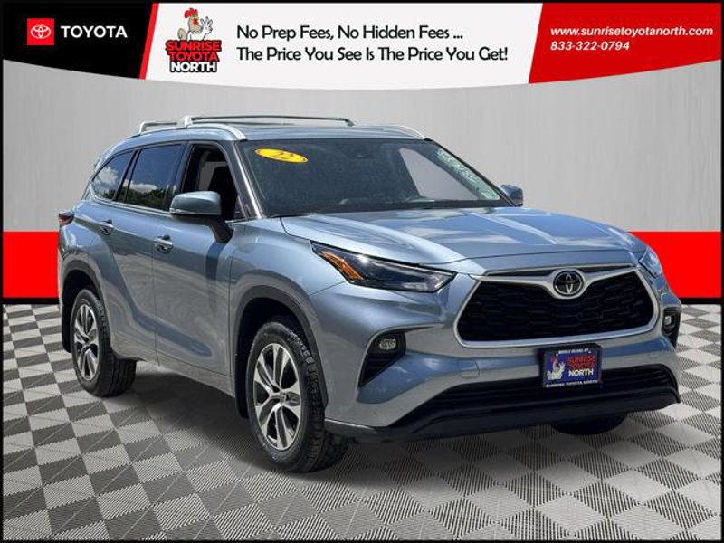 Certified 2022 Toyota Highlander XLE image 1