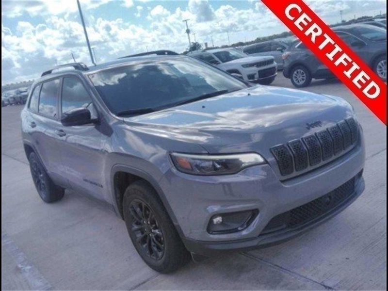 Certified 2023 Jeep Cherokee Altitude Lux image 1