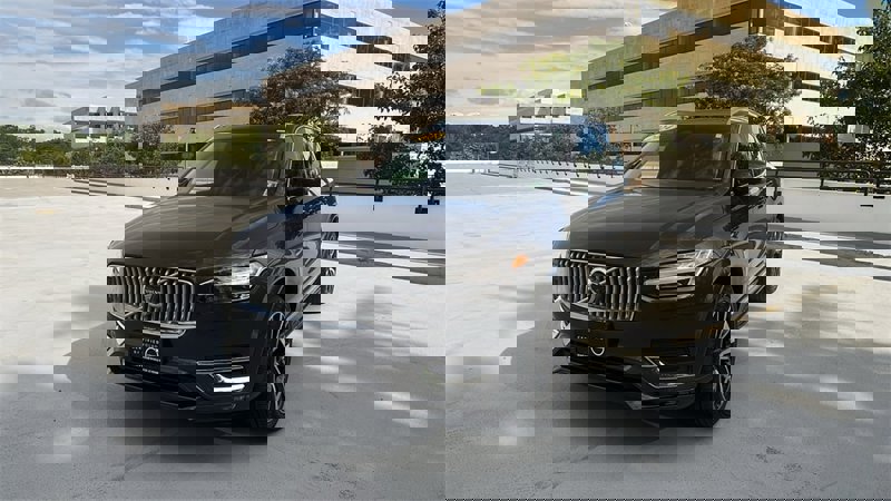 Certified 2024 Volvo XC90 B6 Plus image 1