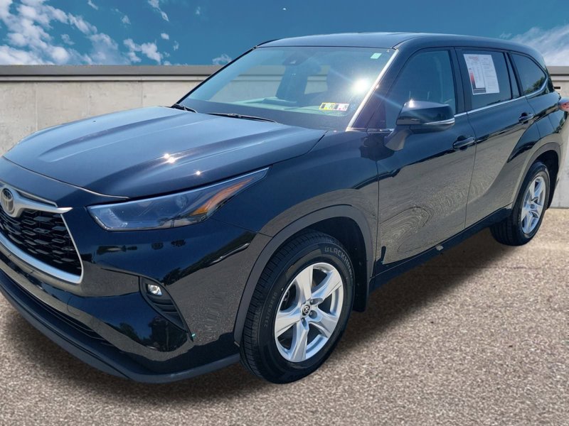 Certified 2023 Toyota Highlander LE image 1