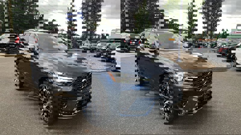Certified 2025 Volvo XC60 B5 Ultra w/ Climate Package PRO image 1