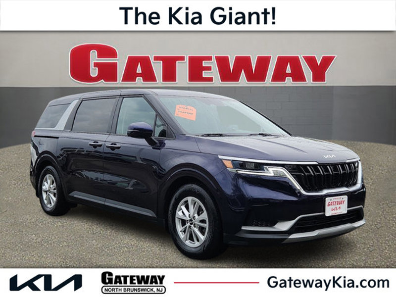 Certified 2022 Kia Carnival LX image 1
