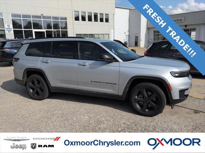 Certified 2024 Jeep Grand Cherokee L Laredo image 1