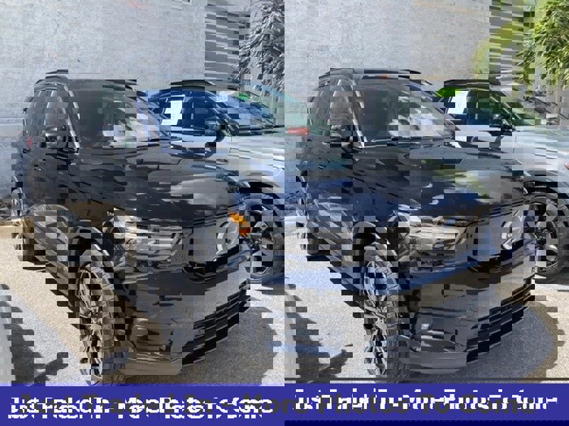 Certified 2022 Volvo XC40 P8 Recharge Plus image 1