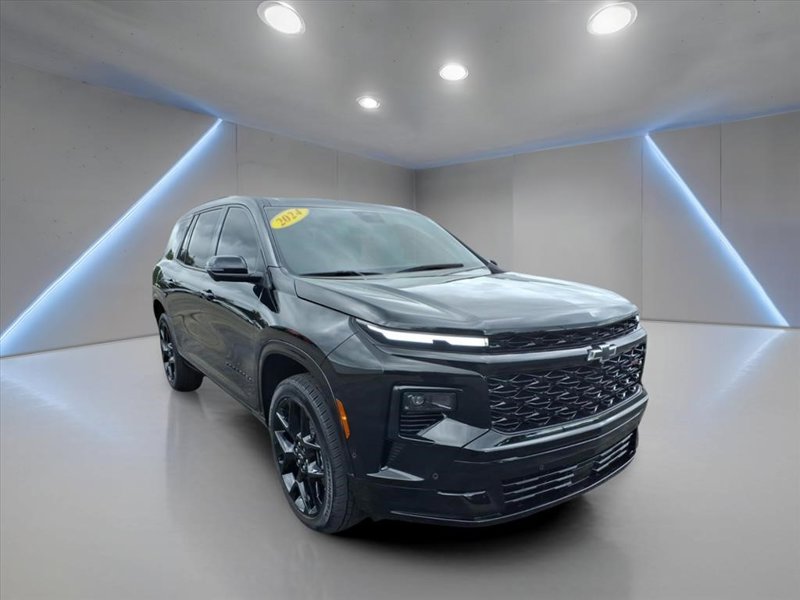 Certified 2024 Chevrolet Traverse RS w/ LPO, Floor Liner Package image 1