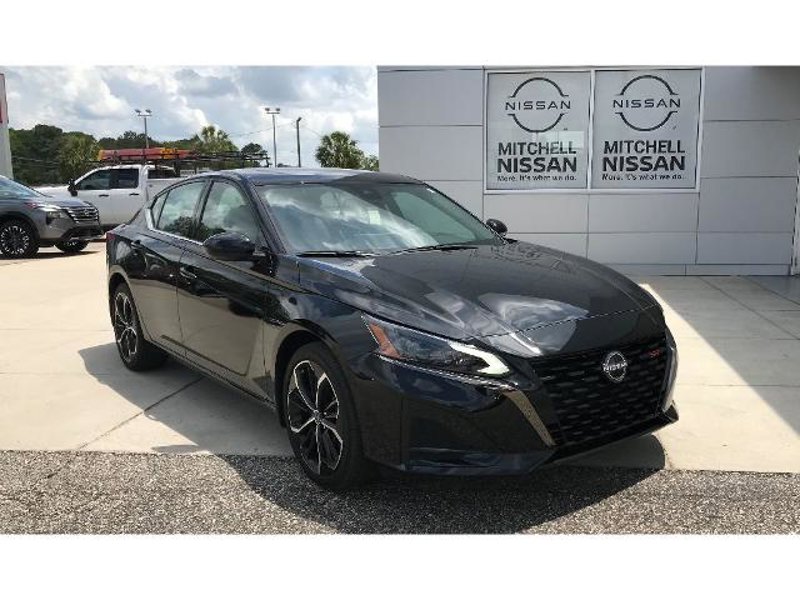 Certified 2024 Nissan Altima 2.5 SR w/ SR Premium Package image 1
