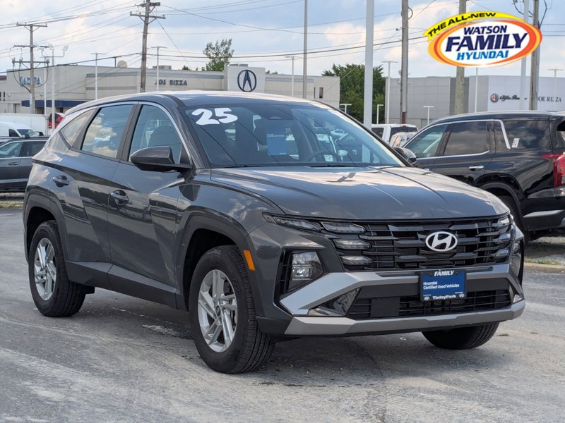 Certified 2025 Hyundai Tucson SE image 1