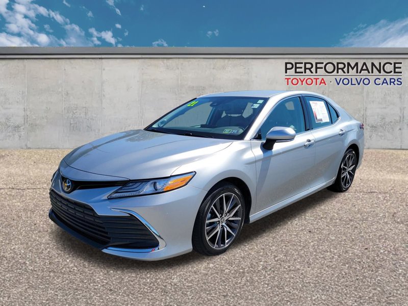 Certified 2021 Toyota Camry XLE image 1
