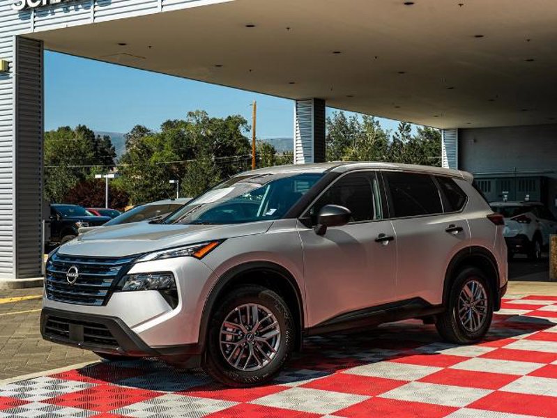Certified 2025 Nissan Rogue S image 1