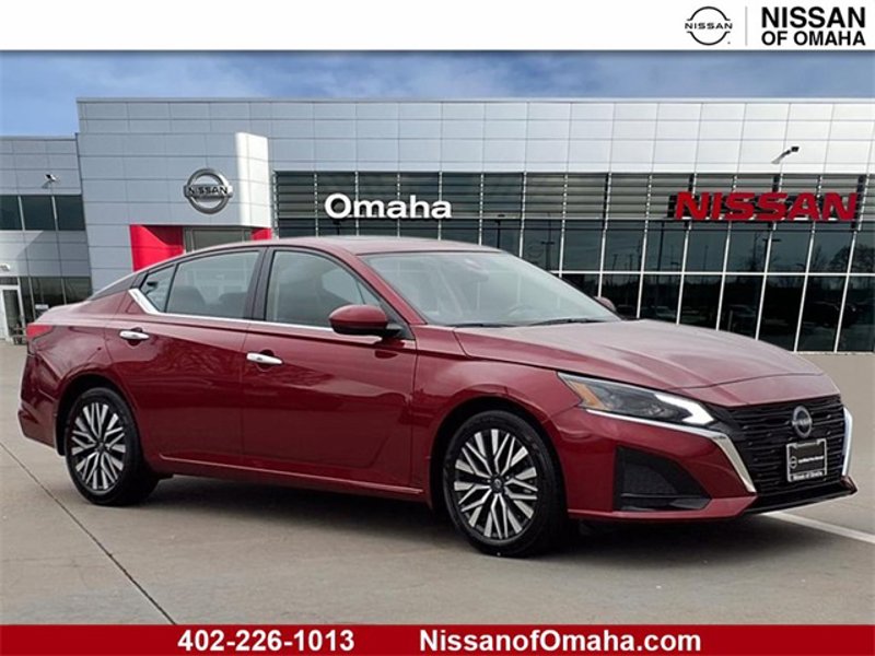 Certified 2024 Nissan Altima 2.5 SV w/ SV Premium Package image 1