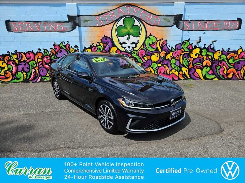 Certified 2025 Volkswagen Jetta SE w/ Sunroof Package image 1