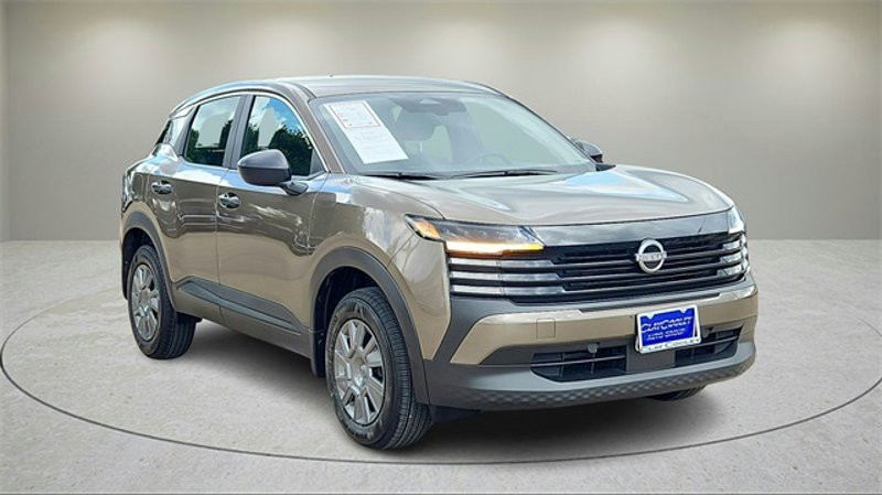 Certified 2025 Nissan Kicks S image 1