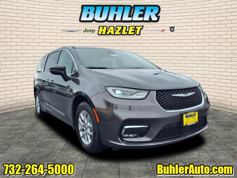 Certified 2023 Chrysler Pacifica Touring-L image 1