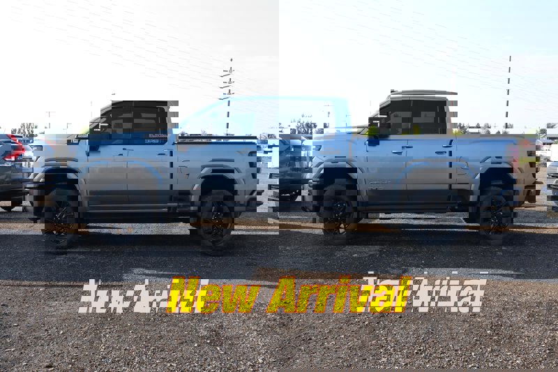 Used 2024 GMC Sierra 2500 AT4 w/ AT4 Premium Plus Package image 1