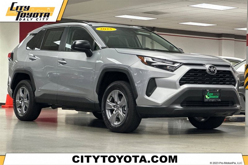 Certified 2025 Toyota RAV4 LE image 1