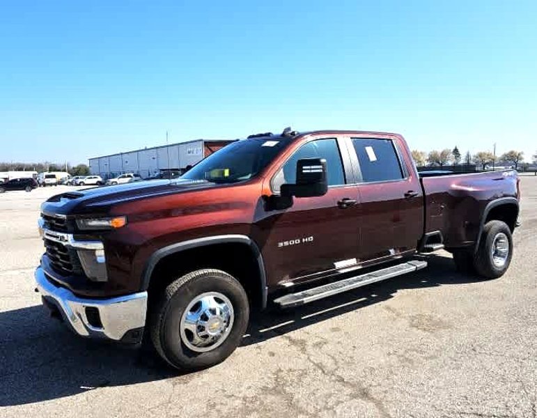 Used 2024 Chevrolet Silverado 3500 LT image 1